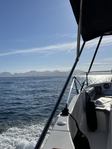 Mandelieu-La Napoule Motorboat Karnic SL 701 alt tag text