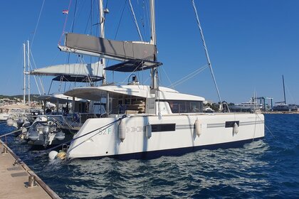 Alquiler Catamarán Lagoon Lagoon 52f Trogir