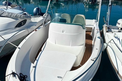 Rental Motorboat Jeanneau CAP CAMARAT 545 St-Laurent-du-Var