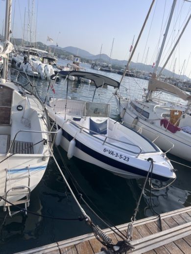 Valencia Motorboat Fabiette nautica services Open 580 alt tag text