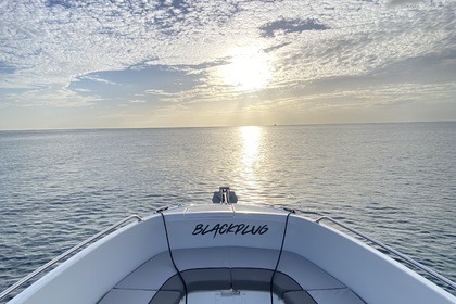 Miete Motorboot Jeanneau CAP CAMARAT 7.5CC S3 Fort-de-France