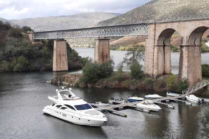 Charter Motor yacht Azimut 62 Porto