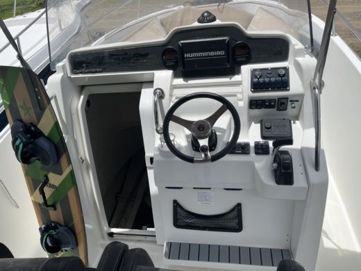 Le Robert Motorboat Jeanneau Cap Camarat 7.5 Cc alt tag text