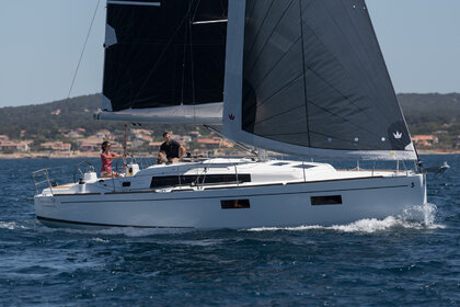 Verhuur Zeilboot Beneteau Oceanis 38.1 Pula