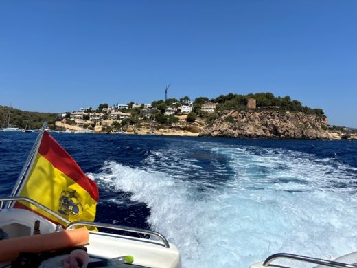 Palma de Mallorca Motorboat Sunseeker Apache 45 alt tag text