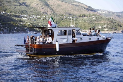 Charter Motorboat Comena 37 Positano