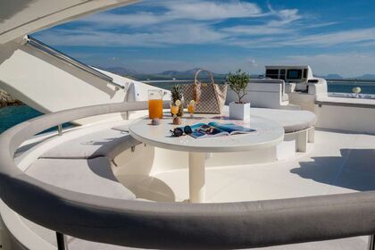 Charter Motorboat Ferretti 76 Glyfada