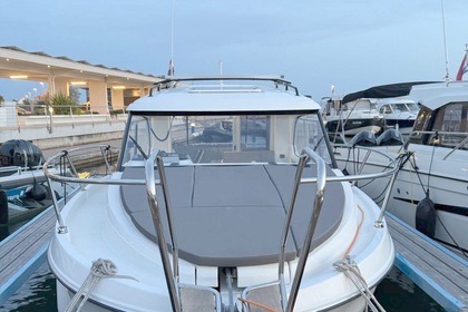 Noleggio Yacht a motore Beneteau Antares 8 Zara