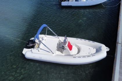 Noleggio Barca senza patente  Magnus 5.80 Porto Rotondo