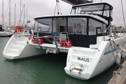 Charter Catamaran LAGOON 450 SporTop Mahé