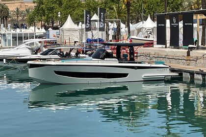 Charter Motorboat Italyure Yachts Italyure 38 Barcelona