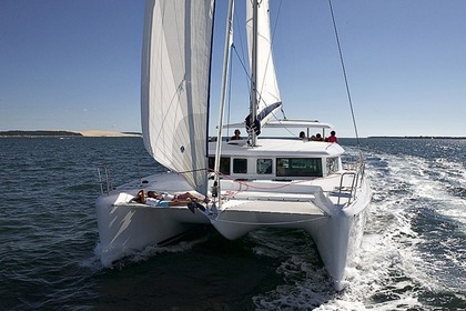 Charter Catamaran LAGOON 420 Nikiti