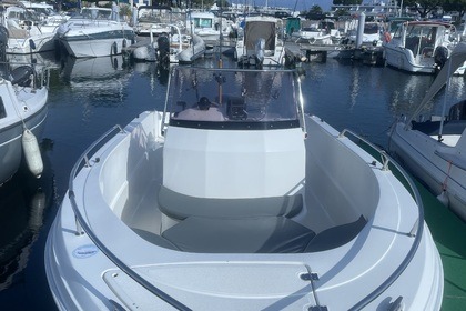 Hire Motorboat Pacific Craft Open 545 Le Grau-du-Roi