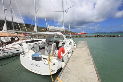 Charter Sailboat BENETEAU OCEANIS 35.1 Tortola