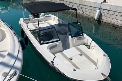 Noleggio Barca a motore BAYLINER E7 Antibes
