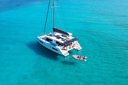 Hire Catamaran Robertson & Caine Leopard 45 The Bahamas