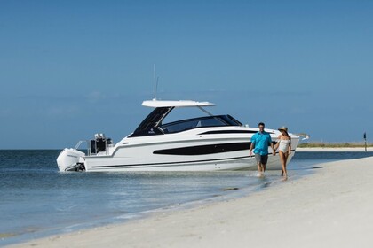 Rental Motorboat AQUILA 32 SPORT CATAMARAN Dénia