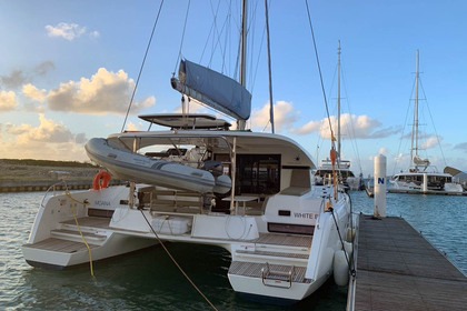 Hire Catamaran Lagoon-Bénéteau Lagoon 42 - 3 + 1 cab. Tortola