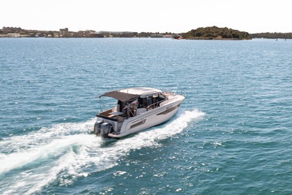 Rental Motorboat Jeanneau Merry fisher 895 Pula