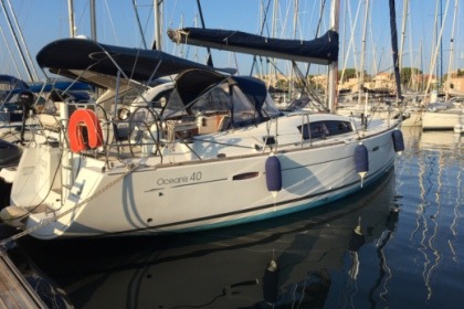 Location Voilier Beneteau Oceanis 40 Port-Saint-Louis-du-Rhône