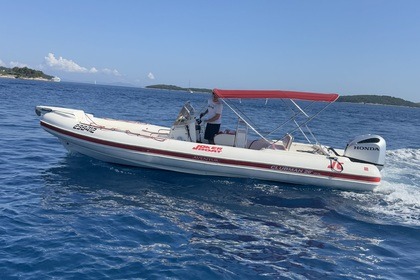Charter Motorboat Joker Clubman Hvar
