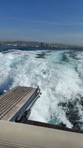 Old Port of Marseille Motorboat Beneteau FLYER GT 38 alt tag text