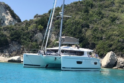 Location Catamaran FOUNTAINE PAJOT HELIA 44 Ajaccio