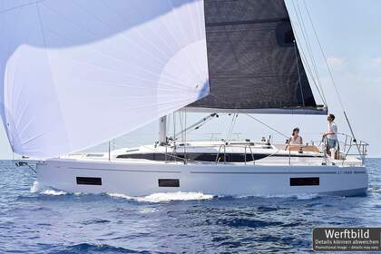 Charter Sailboat Bavaria Yachtbau Bavaria C38 Marina Frapa