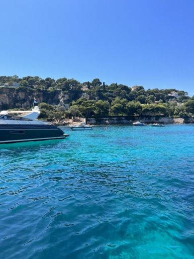 Nice Motorboat Four Winns Vista 268 alt tag text