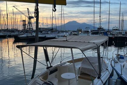 Location Bateau à moteur Eolo Eolo 590 Ksamil