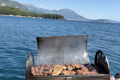 Rental Motorboat Rio 1000Fly Bar