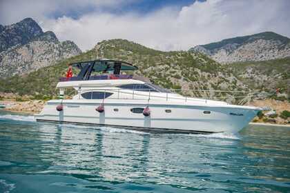 Charter Motorboat Ferretti 550 Antalya