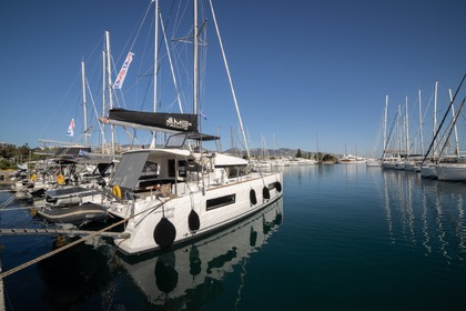 Charter Catamaran Lagoon Lagoon 40 Alimos