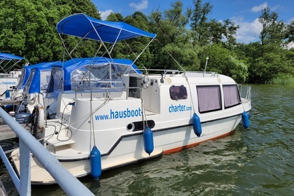 Noleggio Houseboat Custom Voyager 780 Terra dei laghi del Meclemburgo
