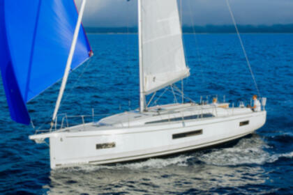 Charter Sailboat Beneteau Oceanis 40.1 Split