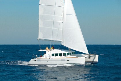 Charter Catamaran Lagoon Lagoon 440 Naples