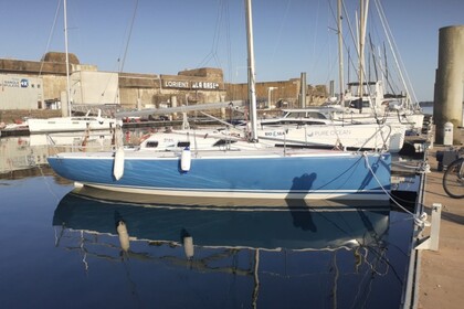 Hire Sailboat STRUCTURES POGO 8.50 Lorient