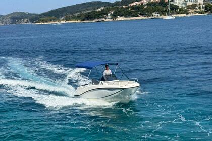Hyra båt Motorbåt Quicksilver Activ 555 Open Hvar
