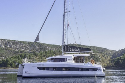 Hyra båt Katamaran Catana Group Bali Catsmart - 4 + 2 cab. Skradin