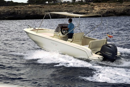 Location Bateau à moteur INVICTUS FX 200 Cala d'Or