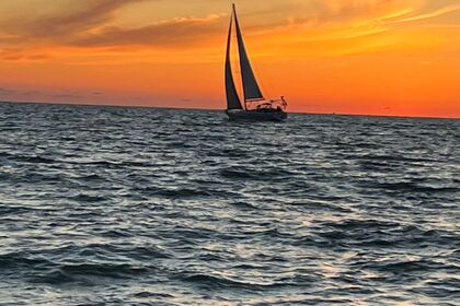 Charter Sailboat Beneteau FIRST 36.7 Cádiz