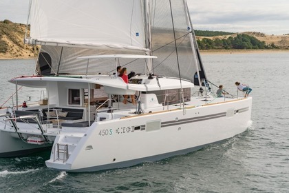 Hire Catamaran LAGOON 450 Sport Top Mahé