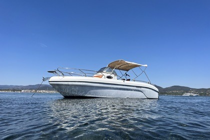 Hire Motorboat Ranieri Shadow 24 Sainte-Maxime