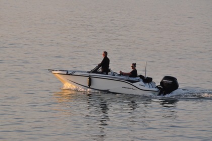 Location Bateau à moteur Bayliner Element M17 La Rochelle