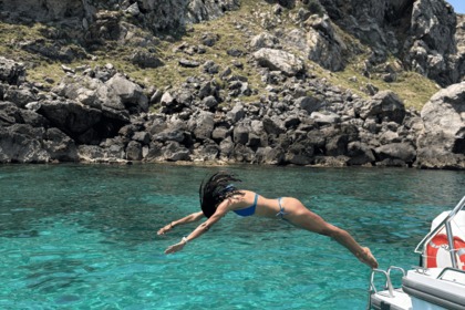 Miete Motorboot Axopar 28 Fornells