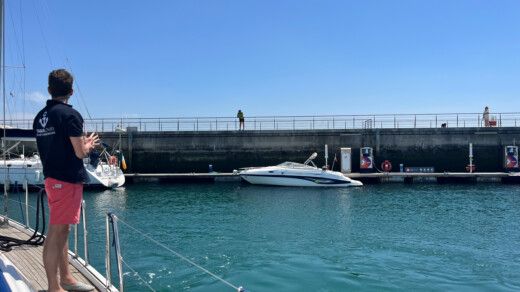 Lissabon Motorboat Rinker 232 alt tag text