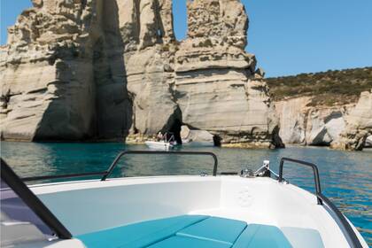 Charter Motorboat compass 7S Milos