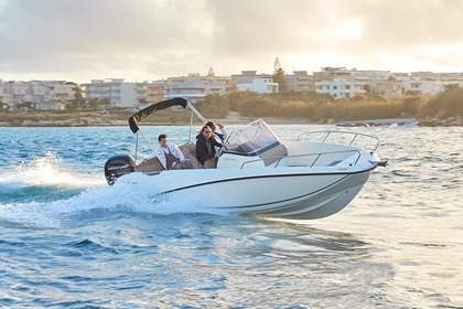 Charter Motorboat Quicksilver Activ 675 Open Setubal