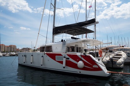 Noleggio Catamarano LAGOON 450 Flybridge Zaravecchia