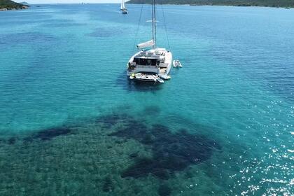 Location Catamaran Fountaine Pajot Saba 50 Hyères